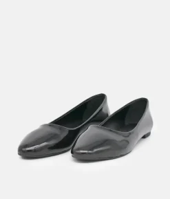 Belle & Lucy Classic Black Pointy Ballet Flats