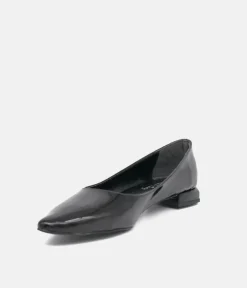 Belle & Lucy Stylish Black Pointy Toe Flats
