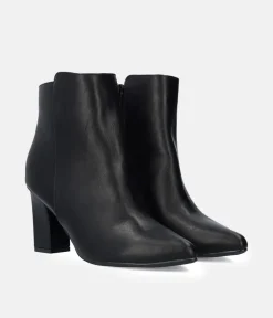 Chic Black Block Heel Ankle Boots