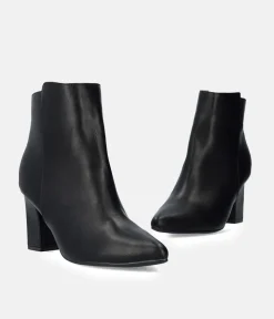 Chic Black Block Heel Ankle Boots