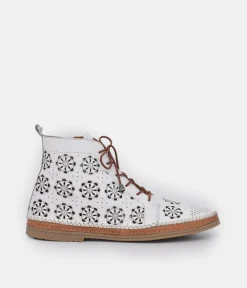 Comfortable Off White Leather Booties