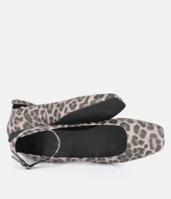 Dansi Striking Leopard Ankle Tie Flats