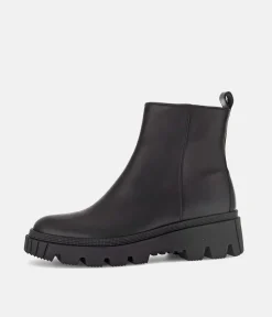 Gabor Trendy Black Ankle Boots