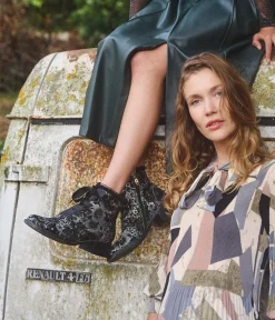 Laura Vita Gorgeous Black Floral Ankle Boots