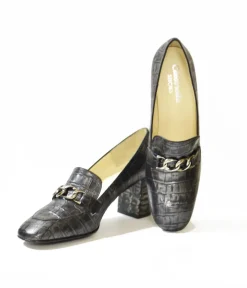 Luxurious Classic Block Heel Loafer