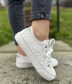 Mustang Fashionable White Lace Sneaker