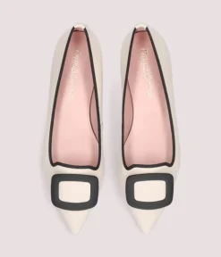 Pretty Ballerina – Chic Monochrome Pointy Toe Flats