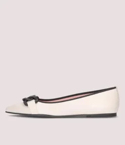 Pretty Ballerinas – Chic Monochrome