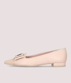 Pretty Ballerinas – Chic Off White Pointy Toe
