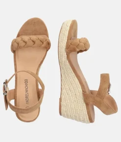 Pretty Brown Wedge Sandals