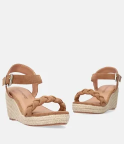 Pretty Brown Wedge Sandals
