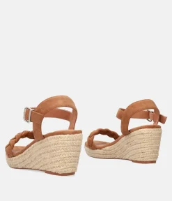 Pretty Brown Wedge Sandals