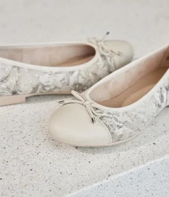 Remonte Stylish Beige Flats