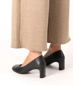 Stylish Black Faux Leather Midi Heels