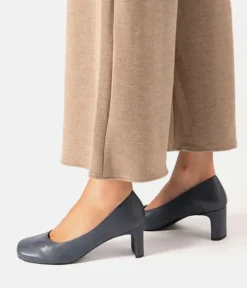 Stylish Navy Faux Leather Midi Heels