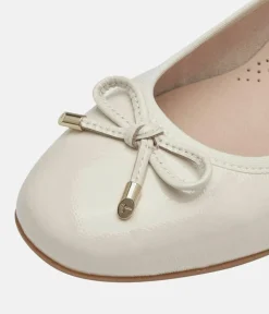 Tamaris Stylish Cream Patent Ballet Flats