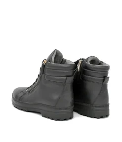 Tamaris Versatile Black Leather Ankle Bootie