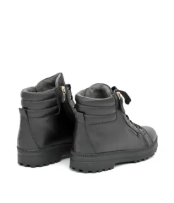 Tamaris Versatile Black Leather Ankle Bootie