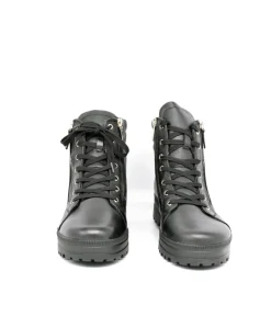 Tamaris Versatile Black Leather Ankle Bootie