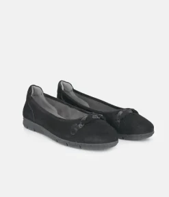 Tamaris Versatile Black Suede Round Toe Flats