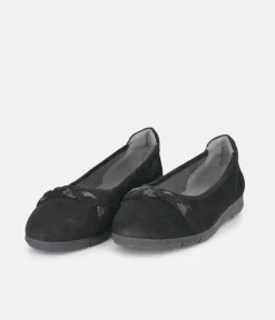 Tamaris Versatile Black Suede Round Toe Flats