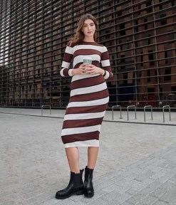 Versatile Black Chelsea Style Ankle Boots