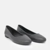 Versatile Round Toe Black Ballet Flats