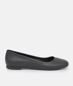 Versatile Round Toe Black Ballet Flats