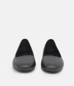 Versatile Round Toe Black Ballet Flats