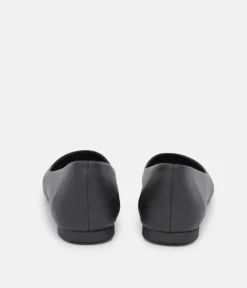 Versatile Round Toe Black Ballet Flats