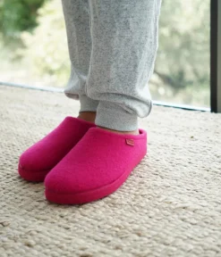 Very comfortable Fuchsia Felt Slippers with footbed