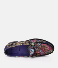 Vittoria Mengoni Gorgeous Oriental Loafers