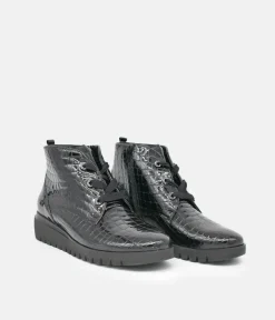 Waldlaufer Stylish Black Wedge Ankle Boot