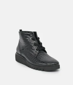 Waldlaufer Stylish Black Wedge Ankle Boot