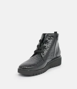 Waldlaufer Stylish Black Wedge Ankle Boot