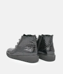 Waldlaufer Stylish Black Wedge Ankle Boot